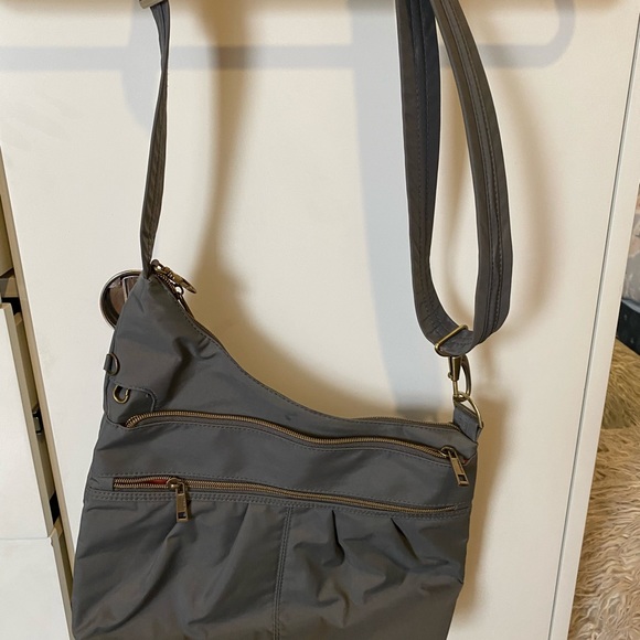 Cross body travel purse - Picture 2 of 4